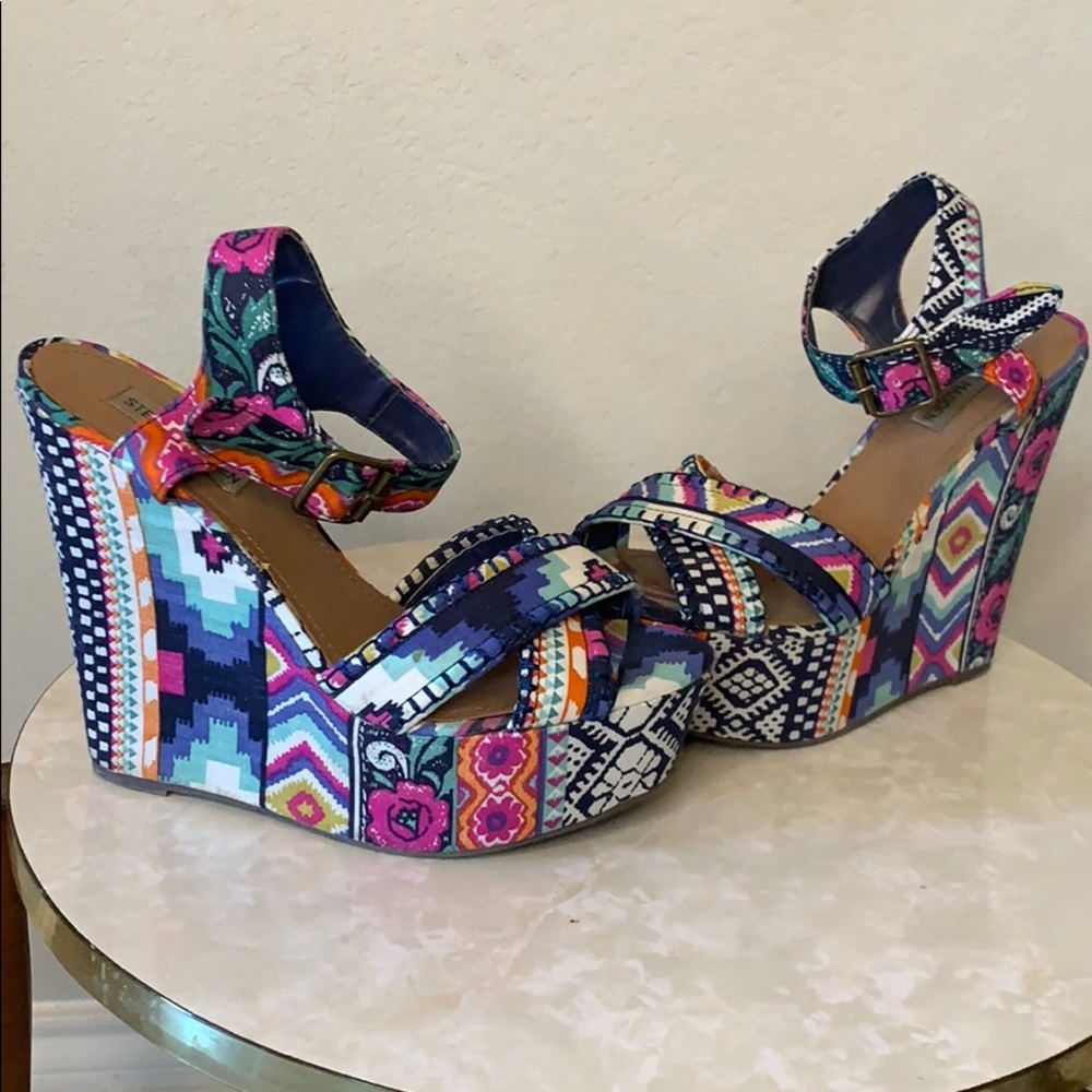 Steve Madden Aztec Wedges